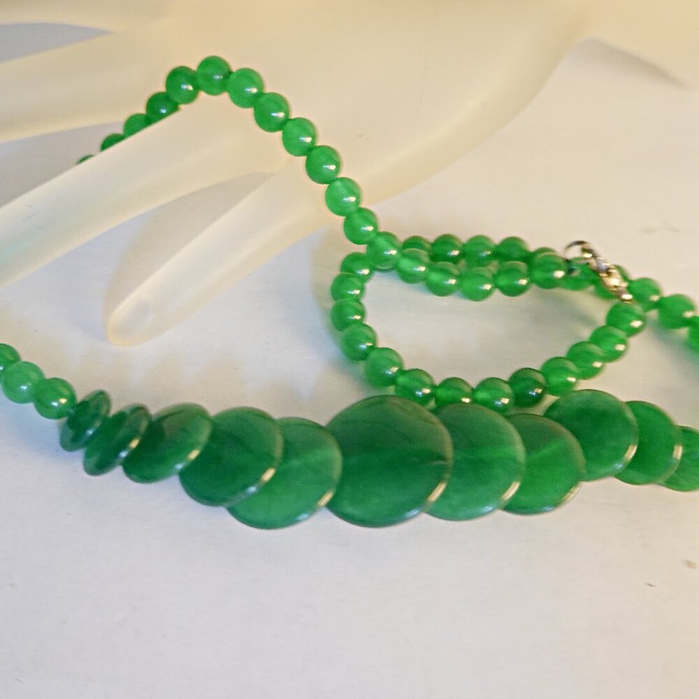 Green Jade natural beads necklace